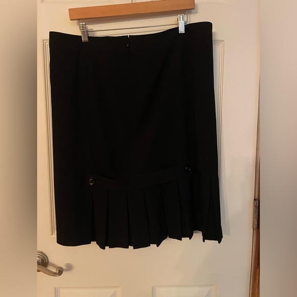 Worthington Black Mini Skirt with Pleats - Picture 3 of 3